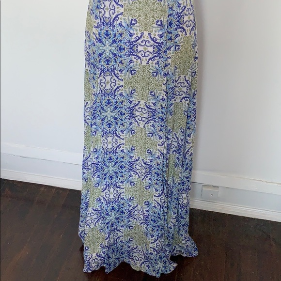 Long dress with cutouts and side slits - Picture 4 of 4